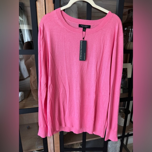 Banana Republic Sweaters - Banana Republic silk cashmere sweater crewneck ribbed bright pink guava top